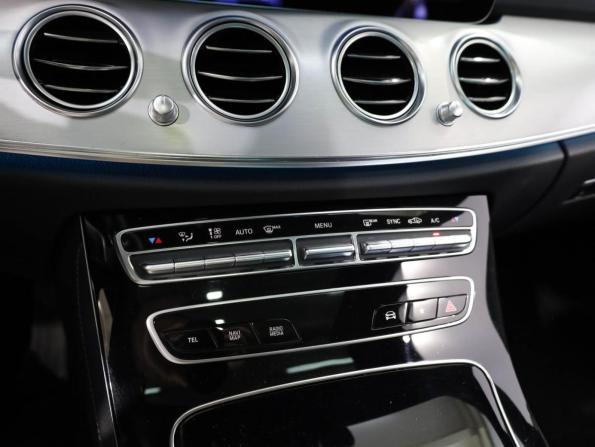 Mercedes-Benz E-Класс V (W213 S213 C238) Рестайлинг с пробегом 2020 года, цена 5 149 000 рублей, 75779 км, седан, Автокод Объявления