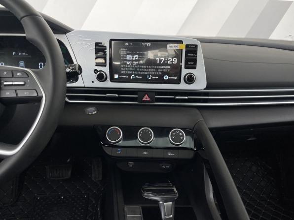 Hyundai Elantra VII (CN7) Рестайлинг с пробегом 2025 года, цена 2 820 000 рублей, 118 км, седан, Автокод Объявления