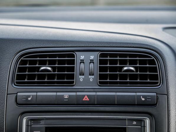 Volkswagen Polo V Рестайлинг с пробегом 2018 года, цена 1 348 000 рублей, 98379 км, седан, Автокод Объявления