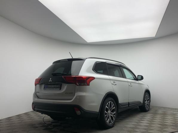 Mitsubishi Outlander III Рестайлинг 2 с пробегом 2016 года, цена 1 649 000 рублей, 117085 км, внедорожник, Автокод Объявления
