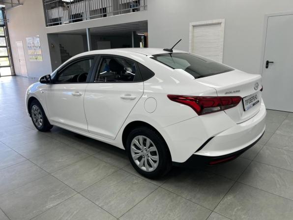 Hyundai Solaris II Рестайлинг с пробегом 2021 года, цена 1 690 000 рублей, 72300 км, седан, Автокод Объявления