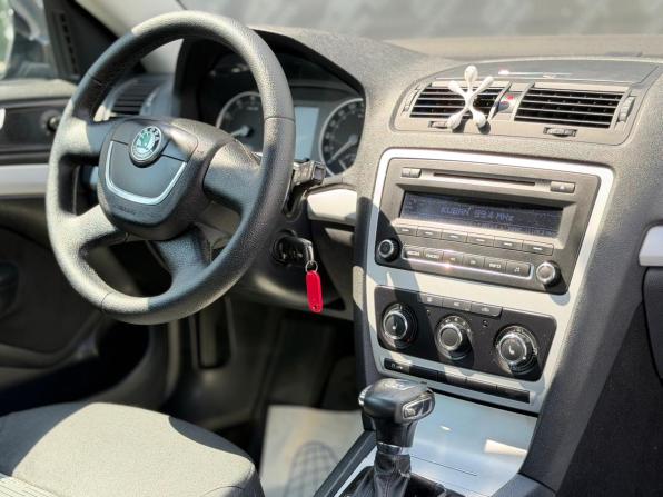 Skoda Octavia II (A5) Рестайлинг с пробегом 2011 года, цена 740 000 рублей, 163000 км, лифтбек, Автокод Объявления