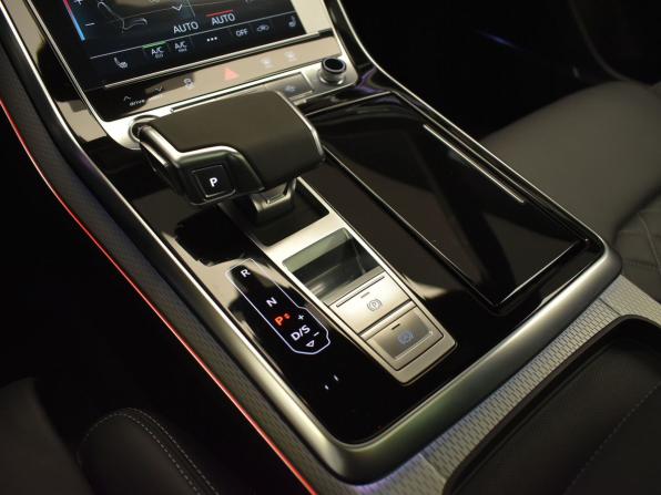 Audi Q8 I (4M) Рестайлинг с пробегом 2024 года, цена 12 500 000 рублей, 5933 км, внедорожник, Автокод Объявления