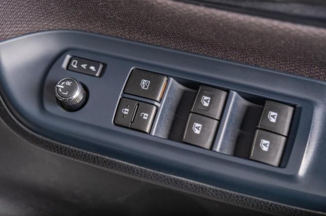 Toyota Noah III (R80) с пробегом 2015 года, цена 1 859 000 рублей, 178300 км, минивэн, Автокод Объявления