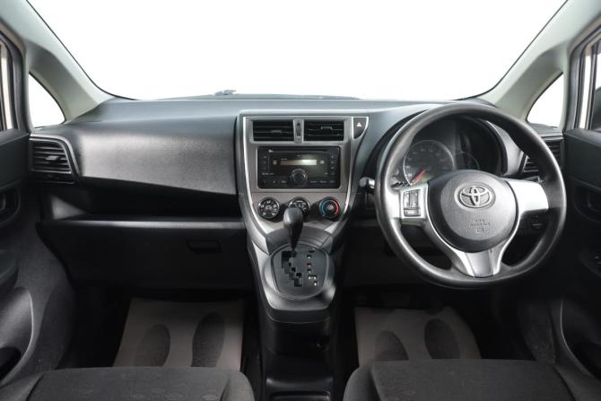 Toyota Ractis II с пробегом 2013 года, цена 1 109 000 рублей, 144300 км, хэтчбек, Автокод Объявления