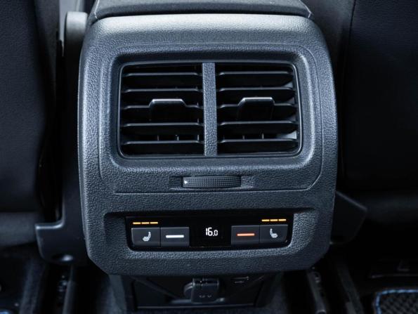 Volkswagen Touran II с пробегом 2015 года, цена 1 465 000 рублей, 136410 км, компактвэн, Автокод Объявления