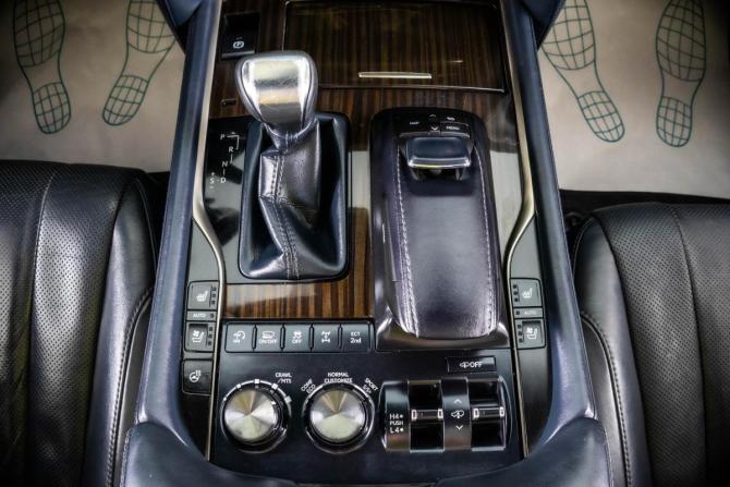 Lexus LX III Рестайлинг 2 с пробегом 2018 года, цена 7 449 000 рублей, 257933 км, внедорожник, Автокод Объявления