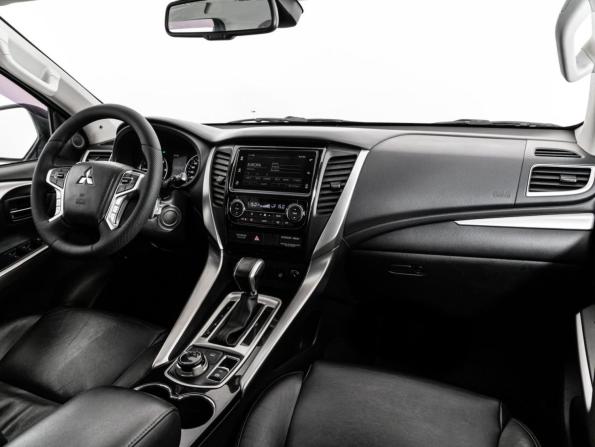 Mitsubishi Pajero Sport III с пробегом 2018 года, цена 2 399 000 рублей, 167649 км, внедорожник, Автокод Объявления