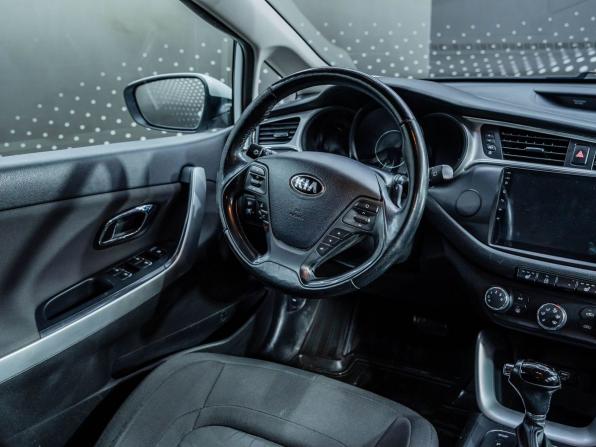 Kia Ceed II Рестайлинг с пробегом 2016 года, цена 1 260 000 рублей, 104679 км, хэтчбек, Автокод Объявления