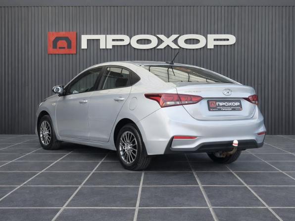 Hyundai Solaris II с пробегом 2017 года, цена 1 297 000 рублей, 94388 км, седан, Автокод Объявления