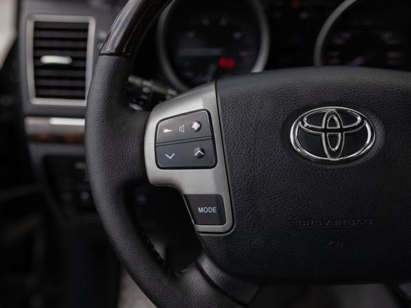 Toyota Land Cruiser 200 Series Рестайлинг 1 с пробегом 2012 года, цена 3 090 000 рублей, 160465 км, внедорожник, Автокод Объявления