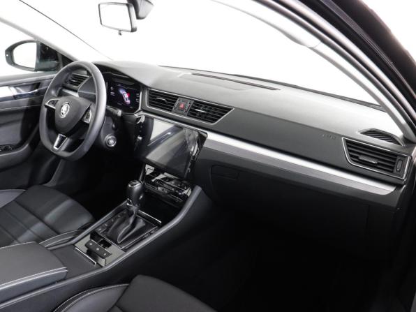 Skoda Superb III Рестайлинг с пробегом 2025 года, цена 3 297 000 рублей, 5000 км, лифтбек, Автокод Объявления