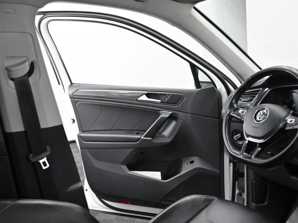Volkswagen Tiguan II с пробегом 2018 года, цена 2 349 000 рублей, 180000 км, внедорожник, Автокод Объявления