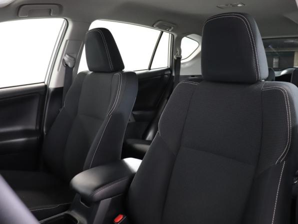 Toyota RAV4 IV (XA40) Рестайлинг с пробегом 2015 года, цена 2 199 900 рублей, 105977 км, внедорожник, Автокод Объявления