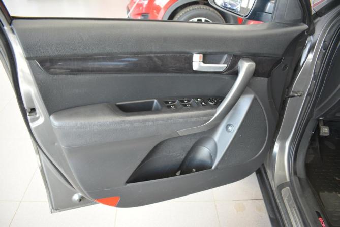 Kia Sorento II Рестайлинг с пробегом 2015 года, цена 1 799 000 рублей, 199000 км, внедорожник, Автокод Объявления