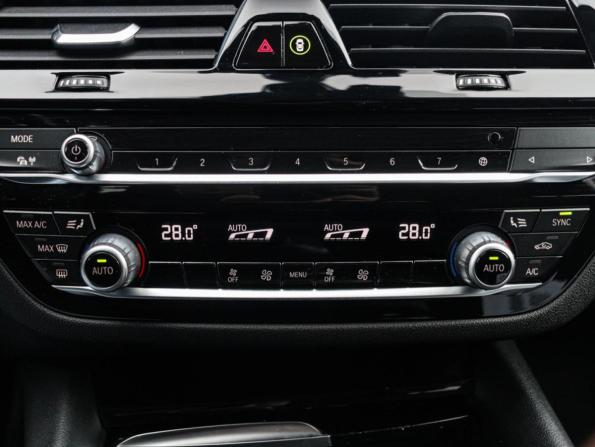 BMW 5 серии VII (G30/G31/G38) Рестайлинг с пробегом 2021 года, цена 3 610 000 рублей, 188360 км, универсал, Автокод Объявления