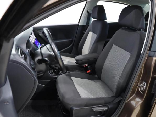 Volkswagen Polo V с пробегом 2015 года, цена 1 045 000 рублей, 99034 км, седан, Автокод Объявления