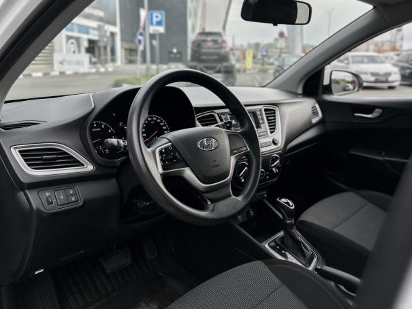 Hyundai Solaris II с пробегом 2019 года, цена 1 499 500 рублей, 76101 км, седан, Автокод Объявления