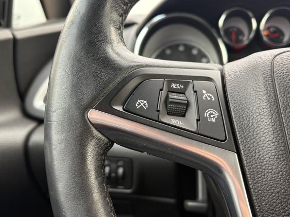 Opel Astra J Рестайлинг с пробегом 2013 года, цена 720 000 рублей, 146000 км, хэтчбек, Автокод Объявления