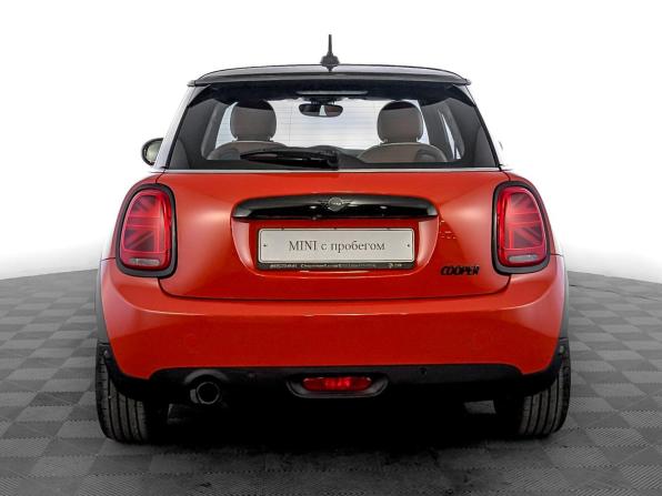 Mini Hatch III (F55/F56) Рестайлинг с пробегом 2021 года, цена 2 640 000 рублей, 57123 км, хэтчбек, Автокод Объявления