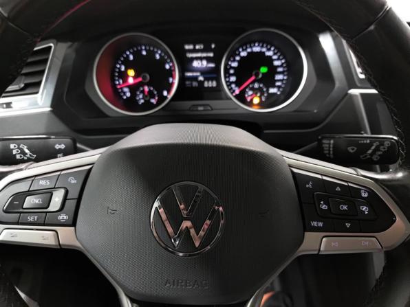Volkswagen Tiguan II Рестайлинг с пробегом 2021 года, цена 3 050 000 рублей, 133637 км, внедорожник, Автокод Объявления