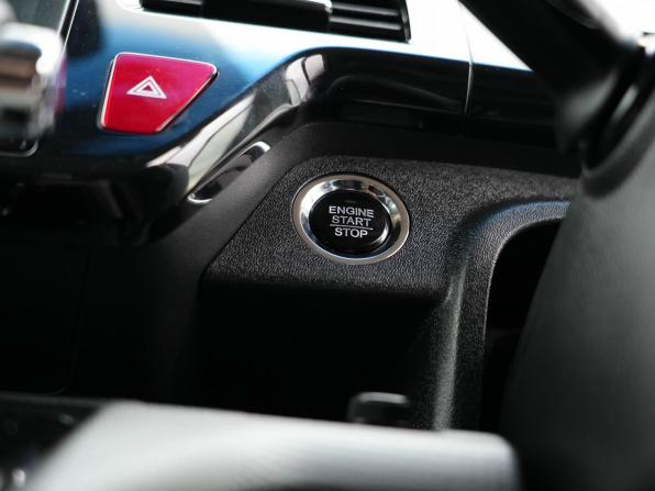 Honda Stepwgn V Рестайлинг с пробегом 2019 года, цена 2 310 000 рублей, 74978 км, минивэн, Автокод Объявления