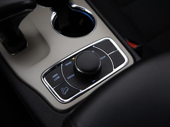 Jeep Grand Cherokee IV (WK2) Рестайлинг с пробегом 2013 года, цена 1 959 000 рублей, 198732 км, внедорожник, Автокод Объявления