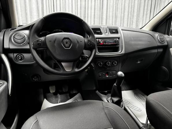 Renault Sandero II с пробегом 2017 года, цена 915 000 рублей, 120933 км, хэтчбек, Автокод Объявления