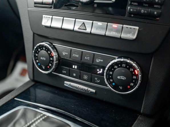 Mercedes-Benz C-Класс III (W204) Рестайлинг с пробегом 2012 года, цена 1 385 000 рублей, 70100 км, седан, Автокод Объявления