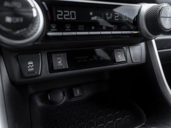 Toyota RAV4 V (XA50) с пробегом 2021 года, цена 3 390 000 рублей, 75248 км, внедорожник, Автокод Объявления