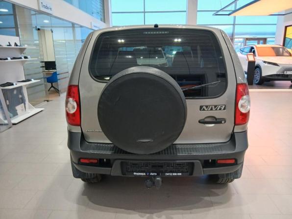 Chevrolet Niva I Рестайлинг с пробегом 2018 года, цена 670 000 рублей, 75306 км, внедорожник, Автокод Объявления