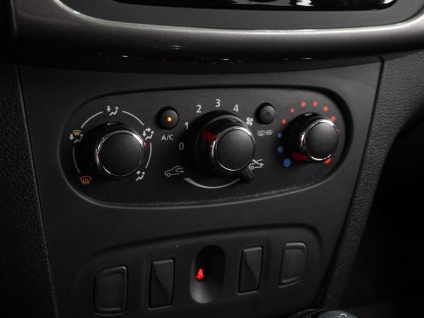Renault Logan II Рестайлинг с пробегом 2021 года, цена 1 288 000 рублей, 106481 км, седан, Автокод Объявления