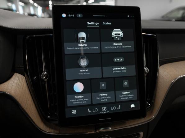 Volvo XC60 II Рестайлинг 2 с пробегом 2025 года, цена 5 900 000 рублей, 2597 км, внедорожник, Автокод Объявления
