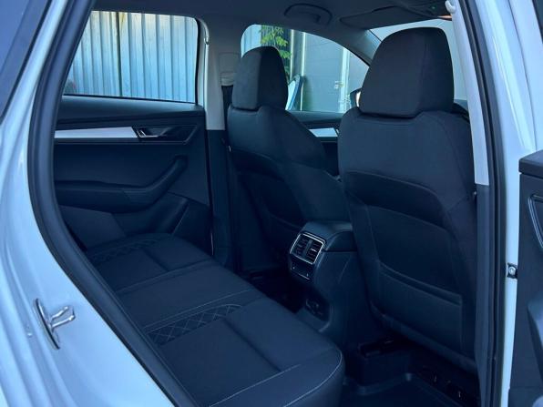 Skoda Karoq I с пробегом 2022 года, цена 2 663 900 рублей, 50276 км, внедорожник, Автокод Объявления