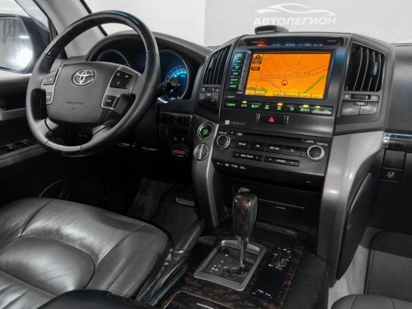 Toyota Land Cruiser 200 Series с пробегом 2010 года, цена 2 750 000 рублей, 260000 км, внедорожник, Автокод Объявления