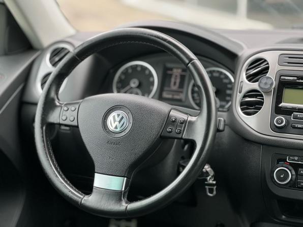 Volkswagen Tiguan I с пробегом 2010 года, цена 899 000 рублей, 179695 км, внедорожник, Автокод Объявления
