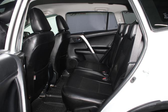 Toyota RAV4 IV (XA40) Рестайлинг с пробегом 2018 года, цена 2 650 000 рублей, 61239 км, внедорожник, Автокод Объявления