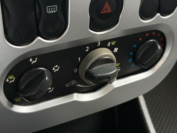 Renault Sandero I с пробегом 2010 года, цена 395 000 рублей, 300566 км, хэтчбек, Автокод Объявления