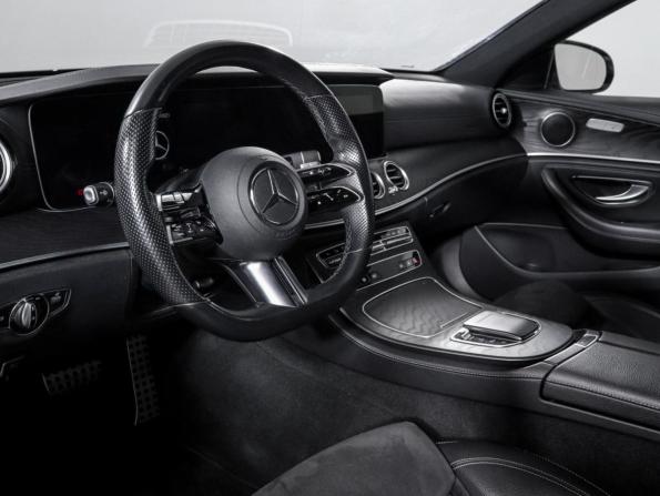Mercedes-Benz E-Класс V (W213 S213 C238) Рестайлинг с пробегом 2021 года, цена 4 305 000 рублей, 92619 км, седан, Автокод Объявления