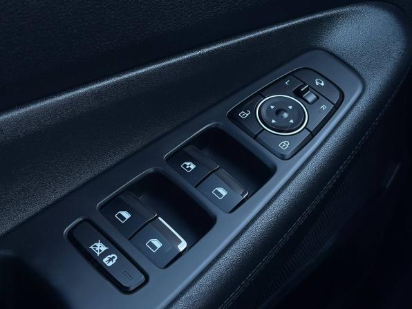 Hyundai Santa Fe IV с пробегом 2018 года, цена 2 999 000 рублей, 111117 км, внедорожник, Автокод Объявления