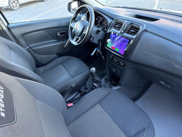 Renault Logan II Рестайлинг с пробегом 2020 года, цена 1 259 000 рублей, 73886 км, седан, Автокод Объявления