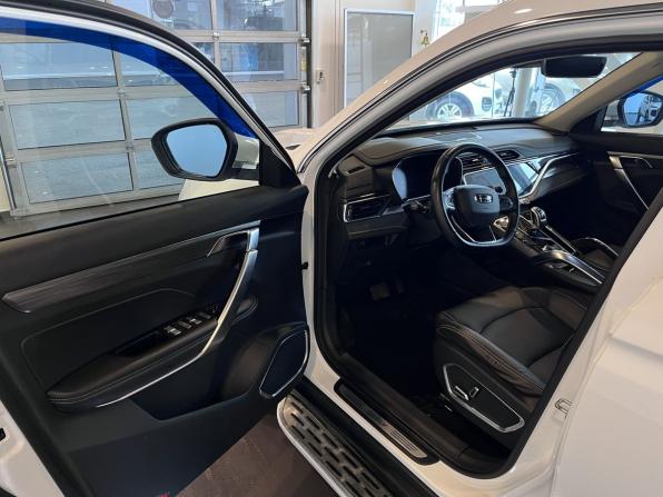 Geely Atlas Pro с пробегом 2022 года, цена 2 480 000 рублей, 38948 км, внедорожник, Автокод Объявления