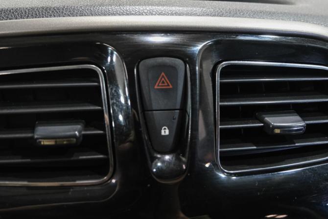 Renault Sandero II с пробегом 2015 года, цена 899 000 рублей, 150000 км, хэтчбек, Автокод Объявления