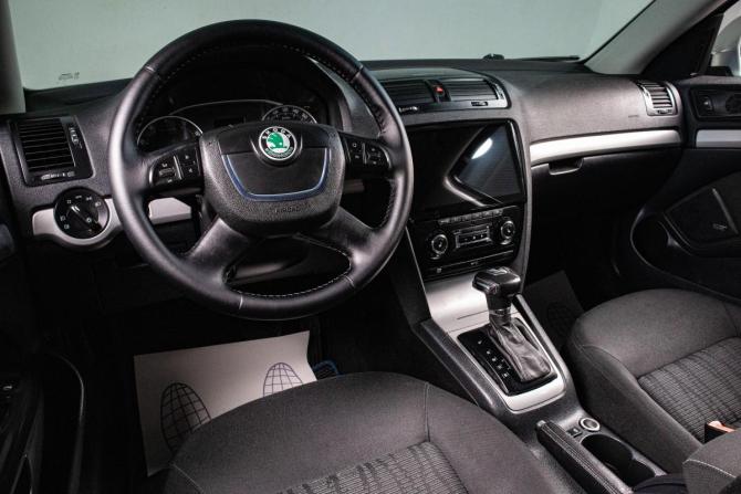 Skoda Octavia II (A5) Рестайлинг с пробегом 2009 года, цена 879 000 рублей, 258733 км, лифтбек, Автокод Объявления