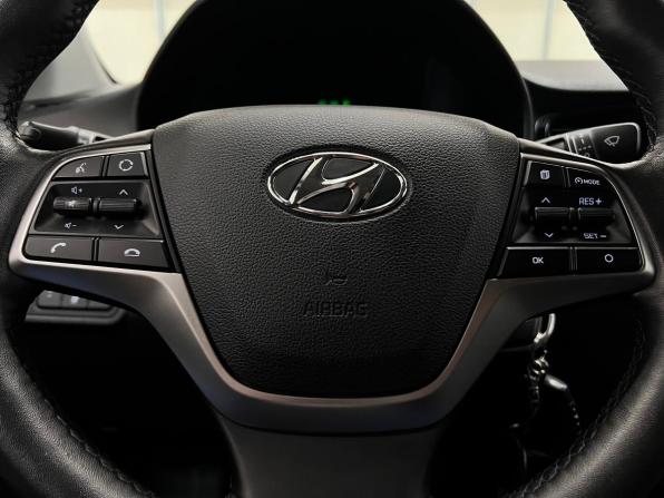 Hyundai Solaris II Рестайлинг с пробегом 2021 года, цена 1 750 000 рублей, 67753 км, седан, Автокод Объявления