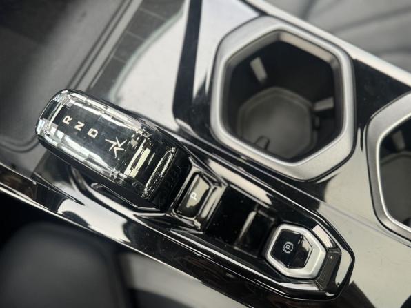 Geely Atlas II с пробегом 2024 года, цена 2 980 000 рублей, 25400 км, внедорожник, Автокод Объявления