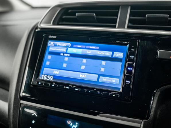 Honda Fit III Рестайлинг с пробегом 2018 года, цена 1 160 000 рублей, 52162 км, хэтчбек, Автокод Объявления