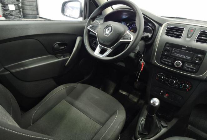 Renault Sandero II с пробегом 2018 года, цена 830 000 рублей, 209225 км, хэтчбек, Автокод Объявления
