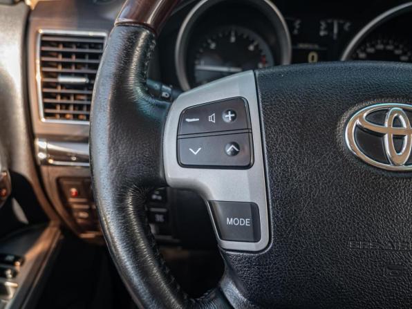 Toyota Land Cruiser 200 Series Рестайлинг 1 с пробегом 2014 года, цена 3 970 000 рублей, 330983 км, внедорожник, Автокод Объявления