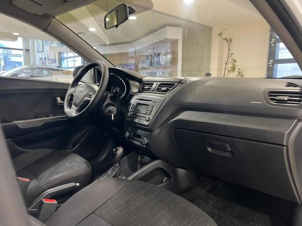 Kia Rio III Рестайлинг с пробегом 2017 года, цена 799 000 рублей, 214628 км, седан, Автокод Объявления
